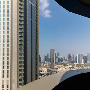 Maison Privee - Luxury Urban Retreat With Burj Khalifa Views Apartment Dubai