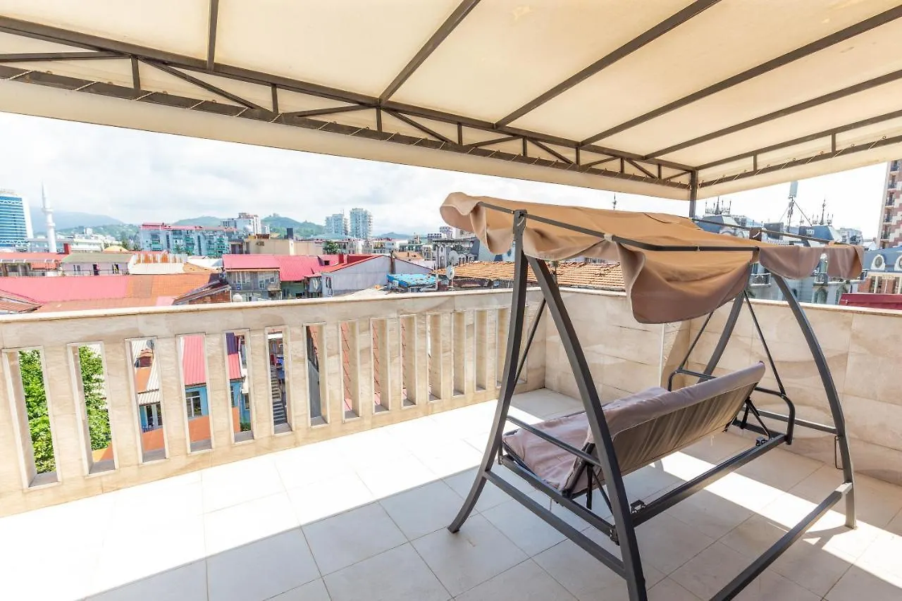 Hotel N16 Μπατούμι 3*,