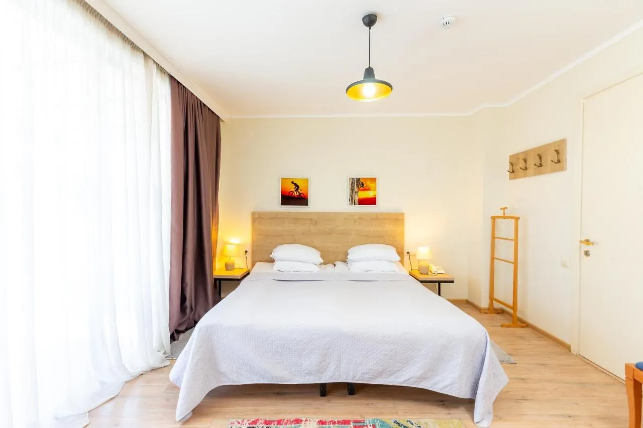 Hotel N16 Μπατούμι